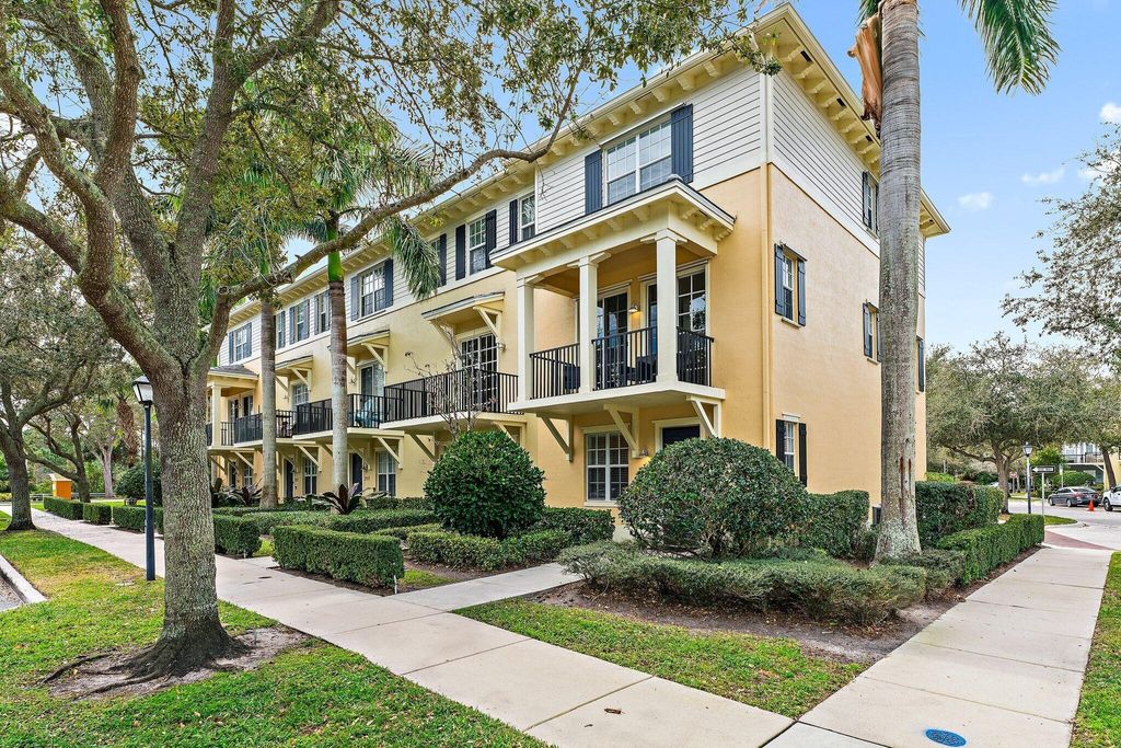 Photo of 290 Quarry Knoll Way, Jupiter, FL 33458 (MLS # R10961364)