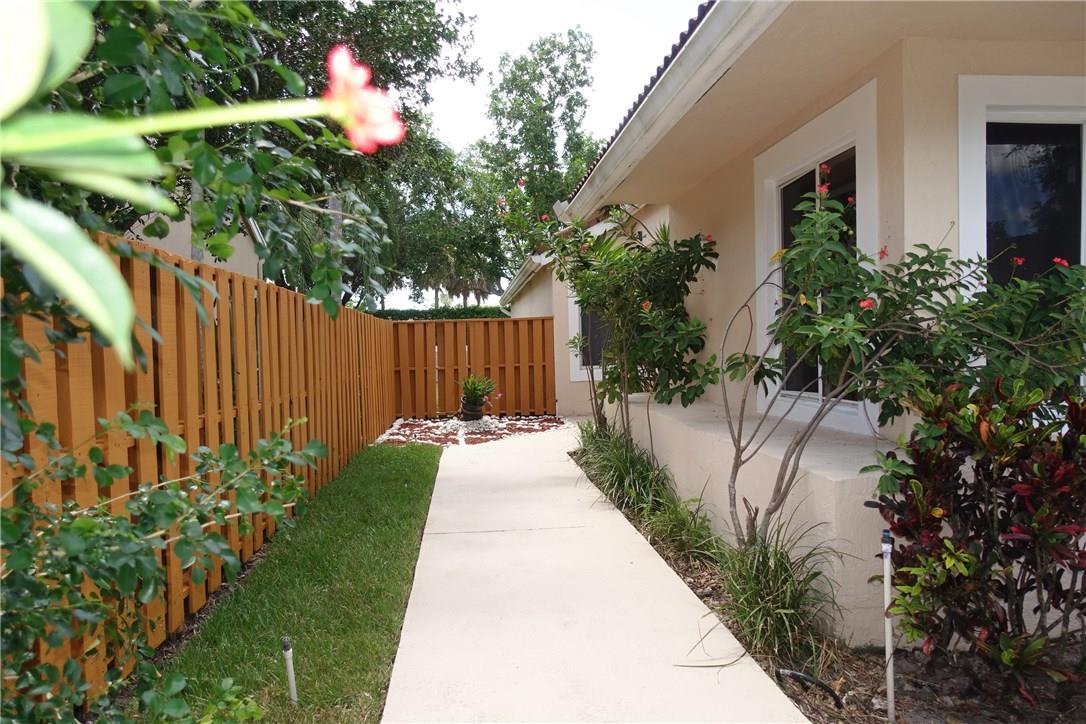 10180 NW 5th St