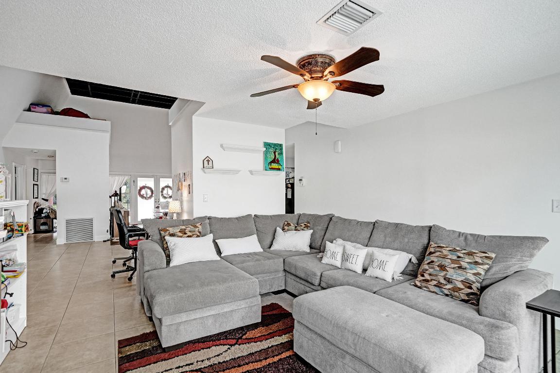 COUNTRY SECTION 1 - Residential