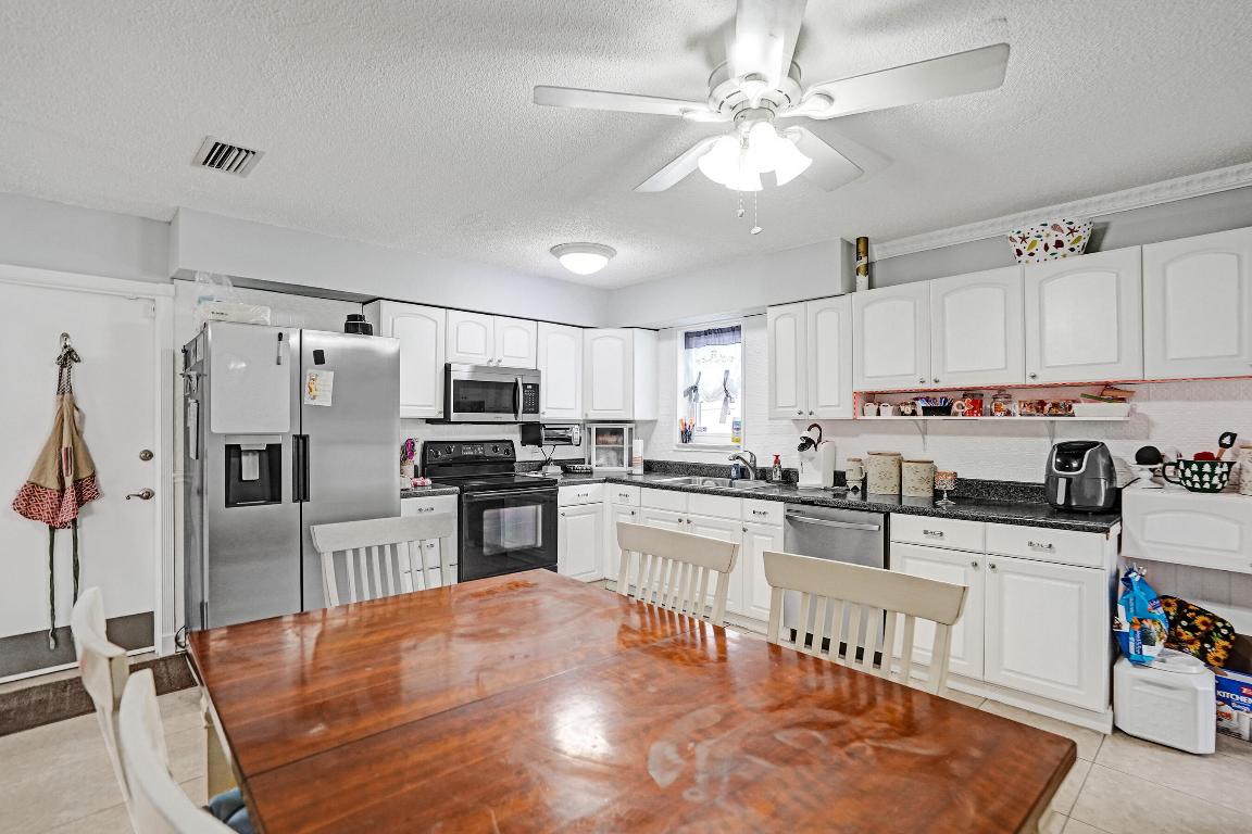 COUNTRY SECTION 1 - Residential