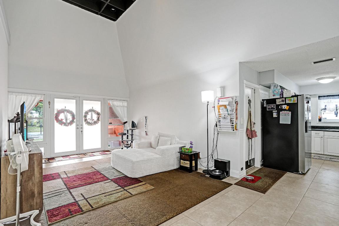 COUNTRY SECTION 1 - Residential