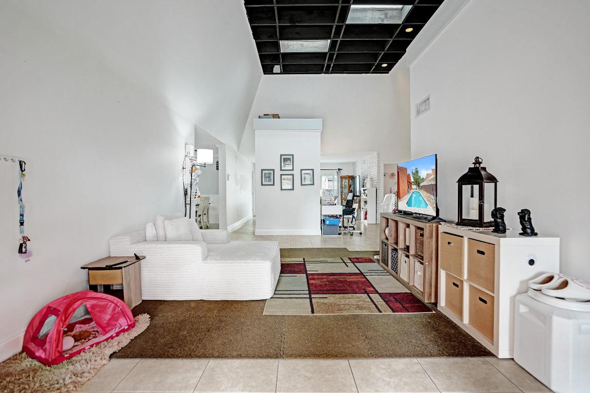 COUNTRY SECTION 1 - Residential