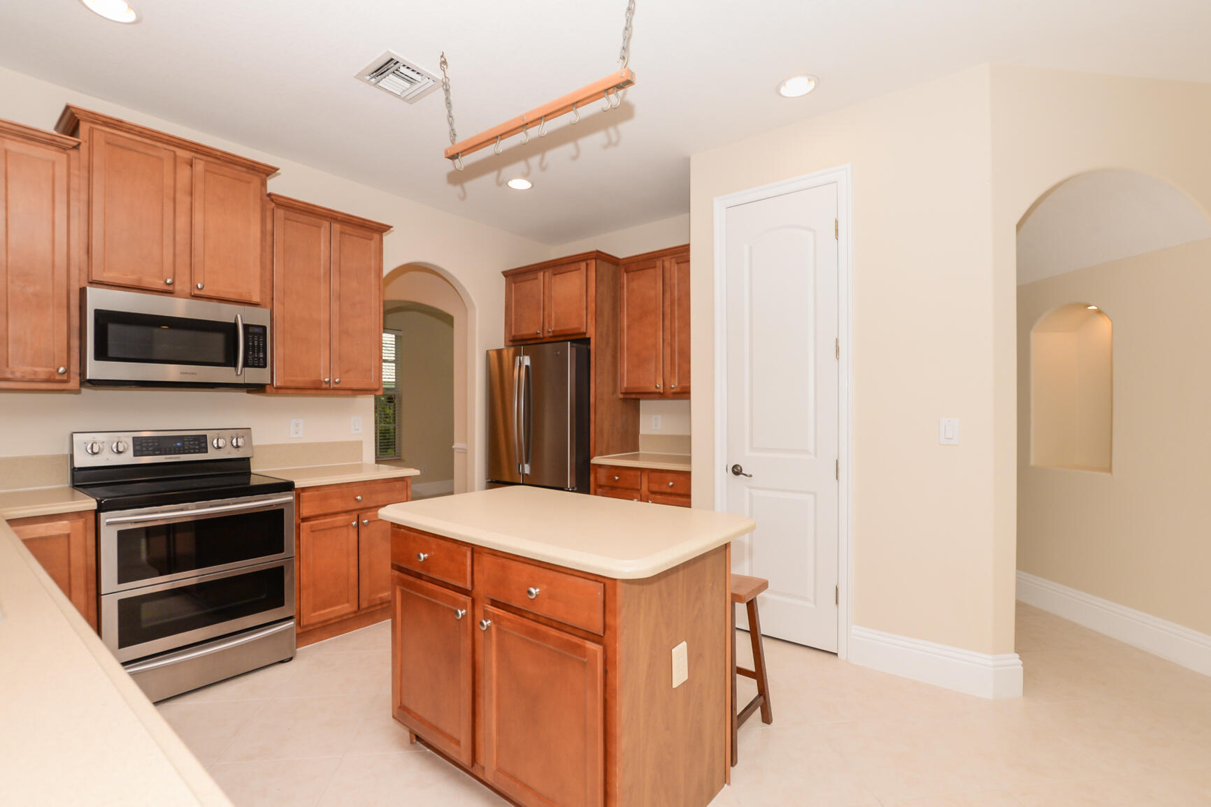 PORT ST LUCIE SECTION 46 1ST REPLAT - Residential