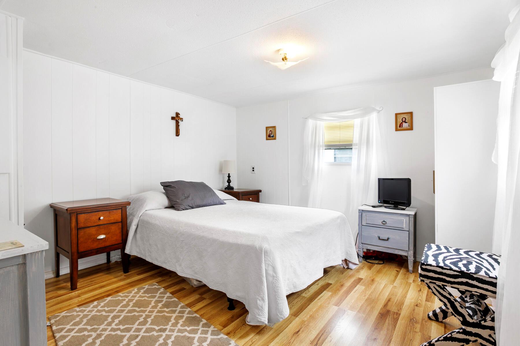 JAMAICA BAY MOBILE HOME C - Residential