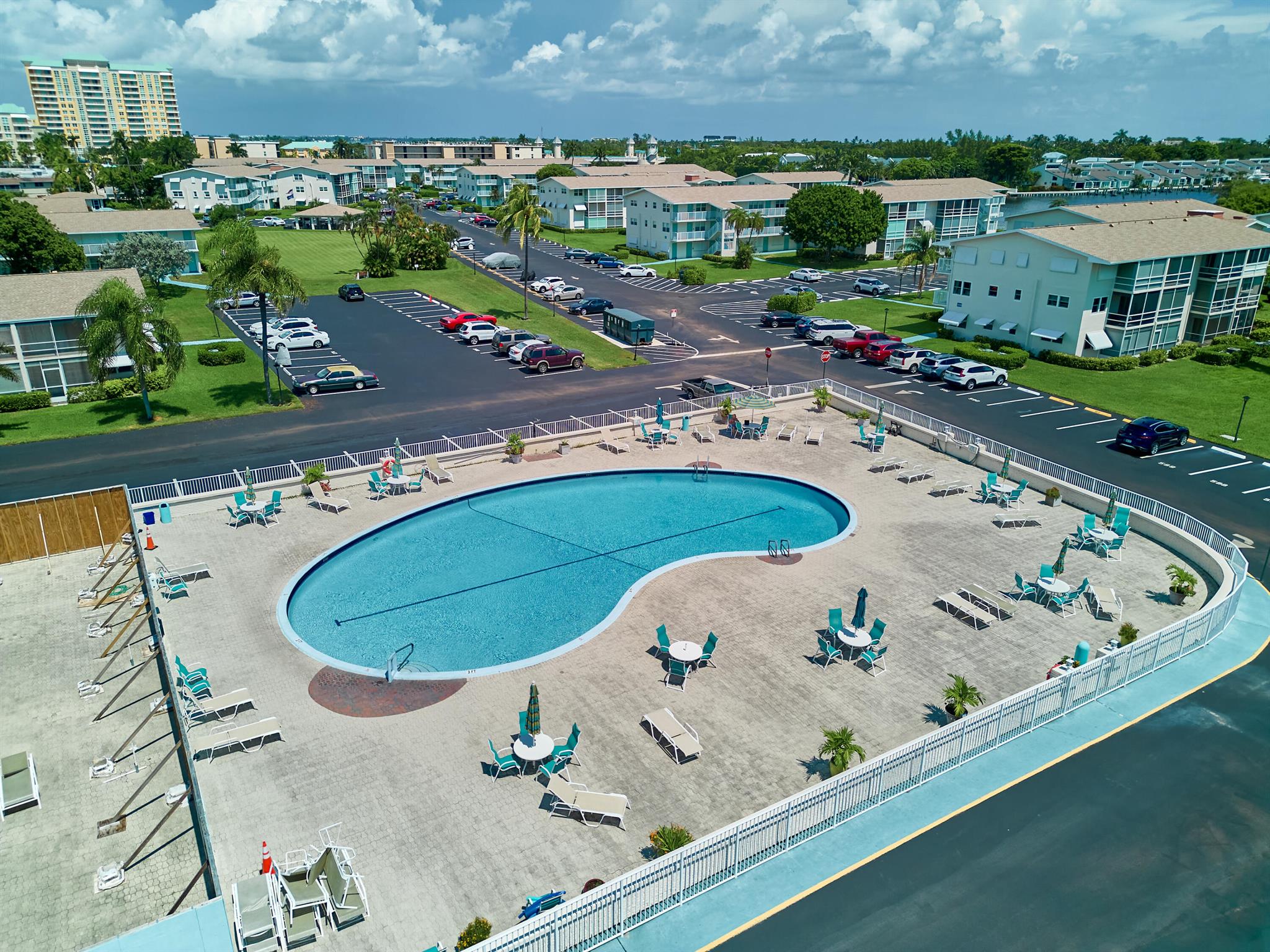 STERLING VILLAGE 320 COND - Residential