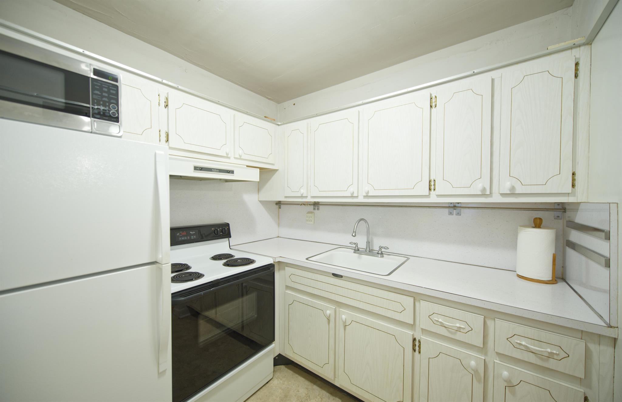 STERLING VILLAGE 320 COND - Residential