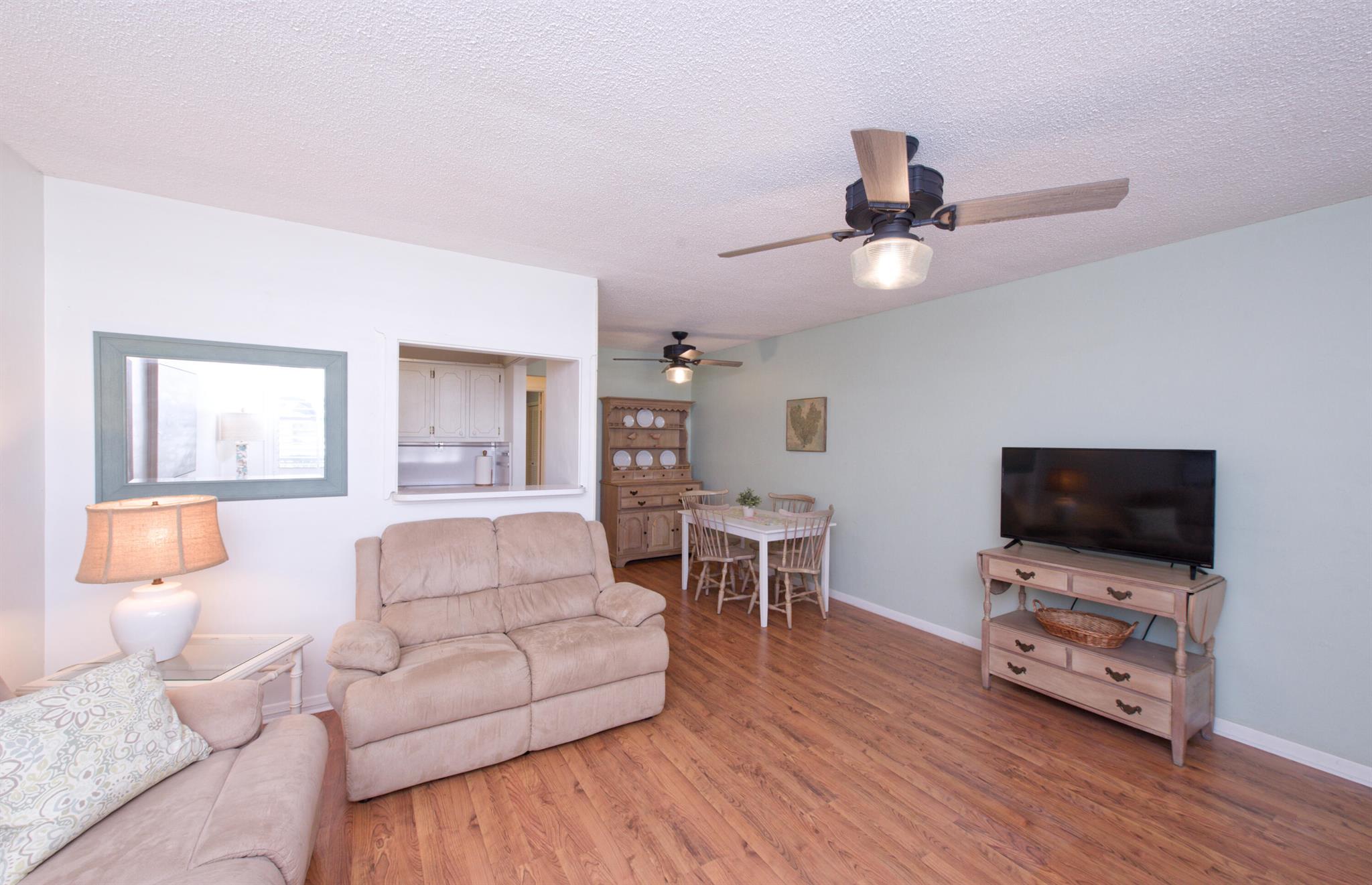 STERLING VILLAGE 320 COND - Residential