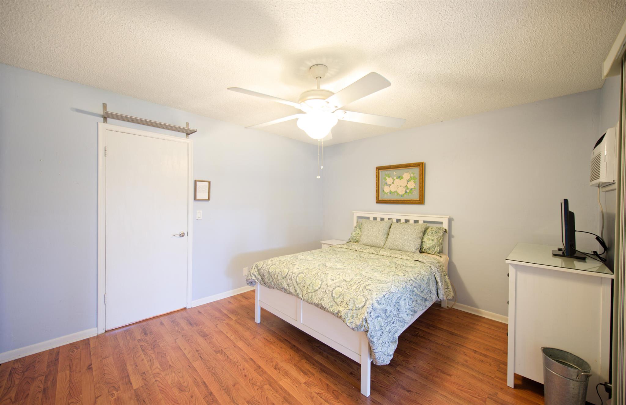 STERLING VILLAGE 320 COND - Residential