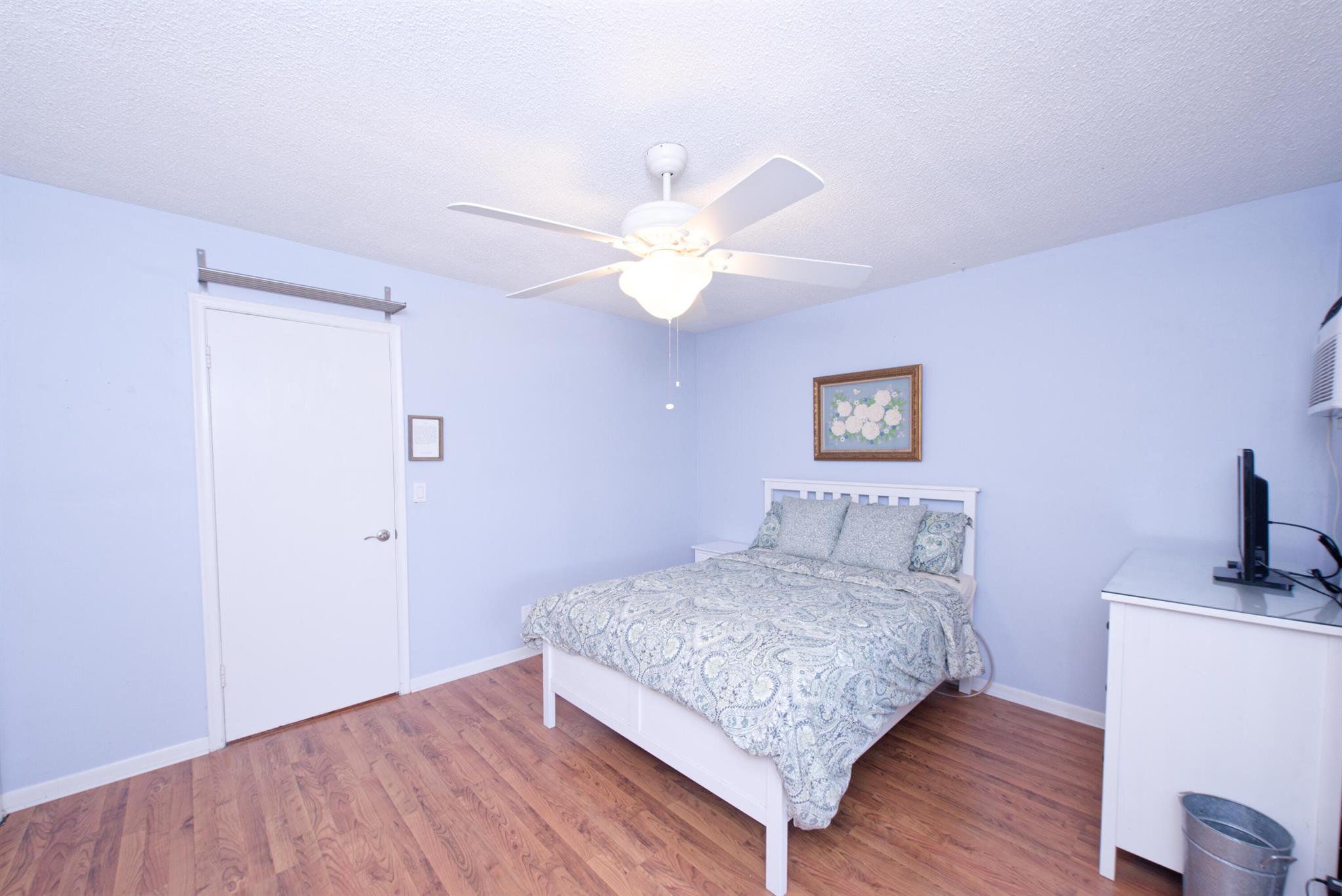 STERLING VILLAGE 320 COND - Residential