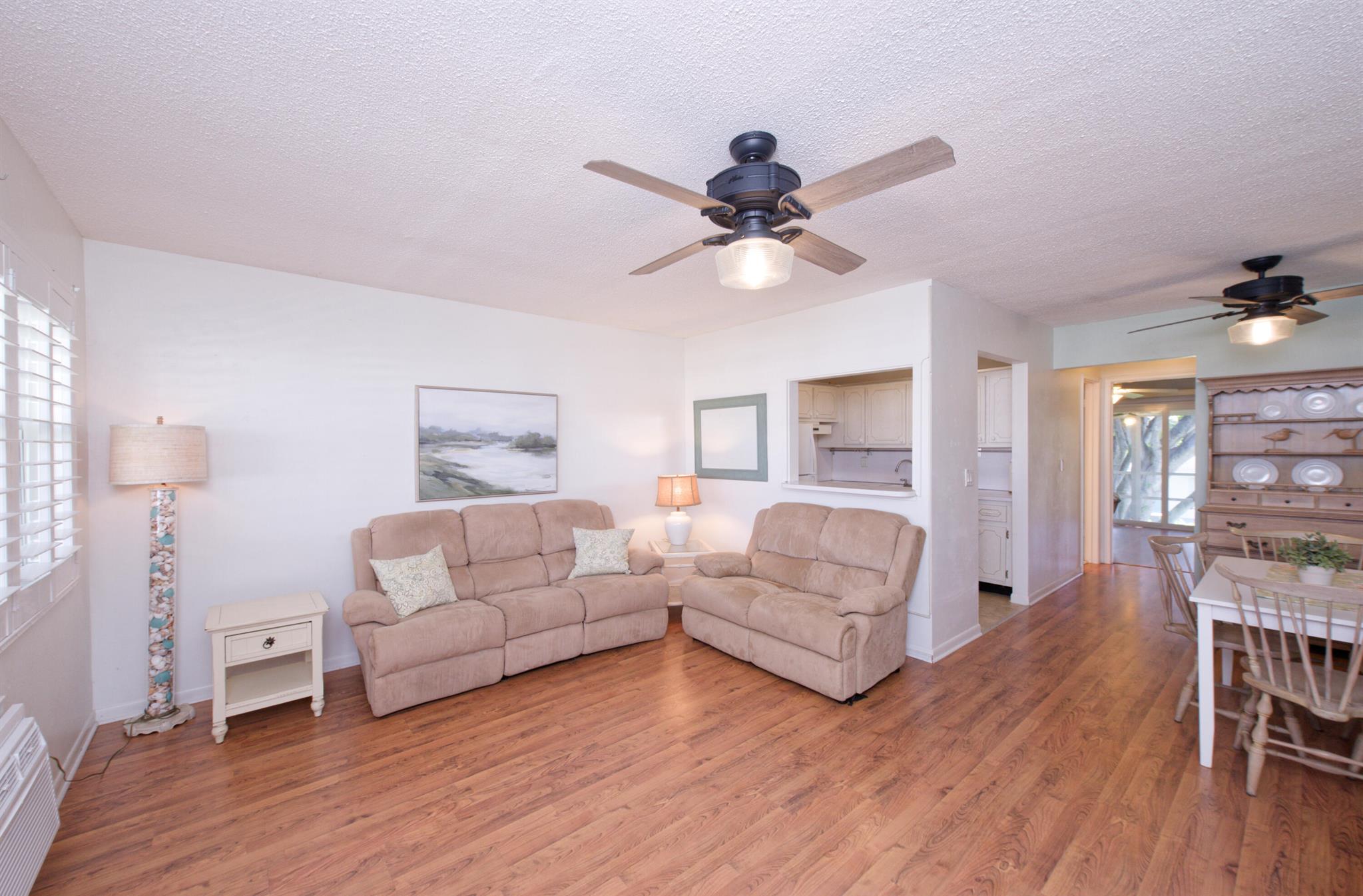 STERLING VILLAGE 320 COND - Residential