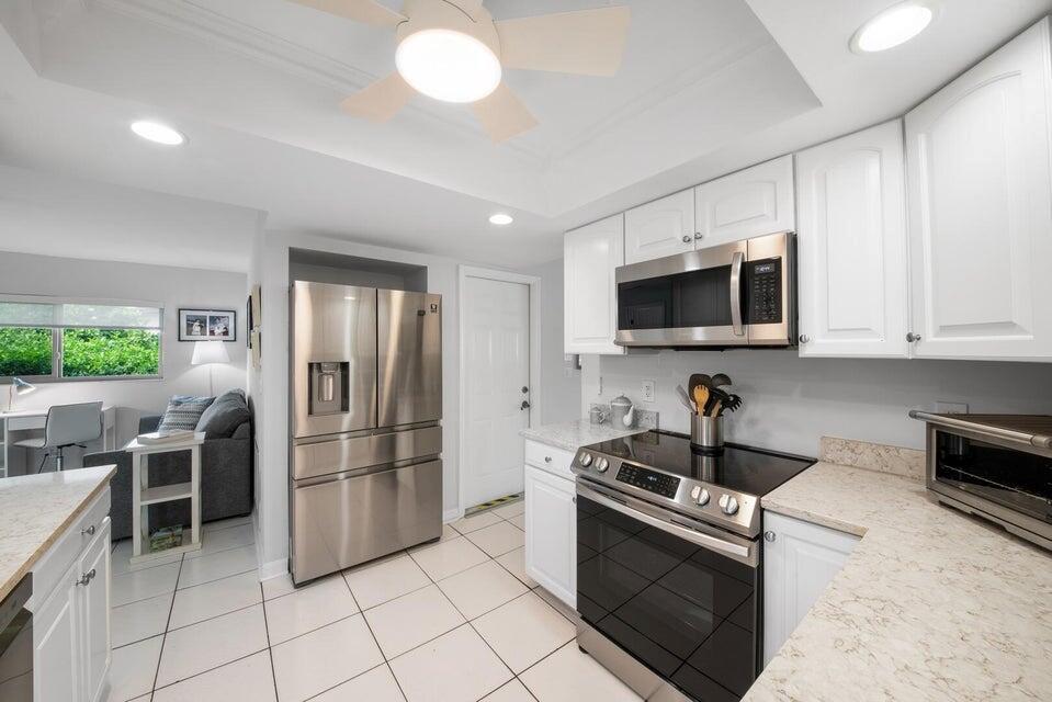 COCO WOOD LAKES - Residential Lease