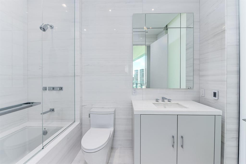 BRISTOL CONDO - Residential