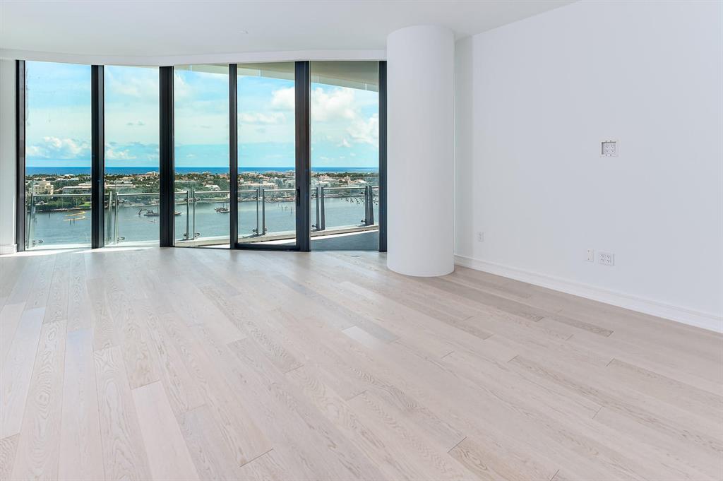 BRISTOL CONDO - Residential