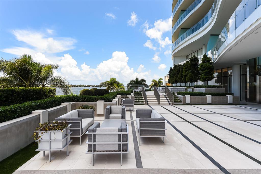 BRISTOL CONDO - Residential