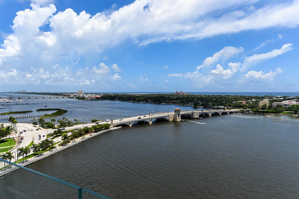 BRISTOL CONDO - Residential