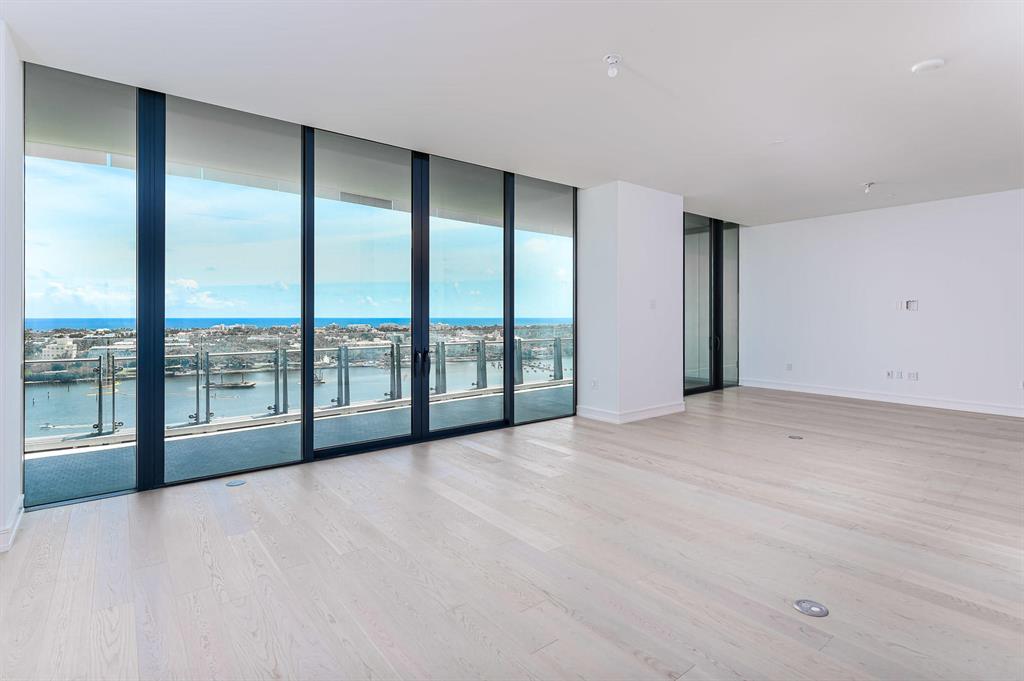 BRISTOL CONDO - Residential