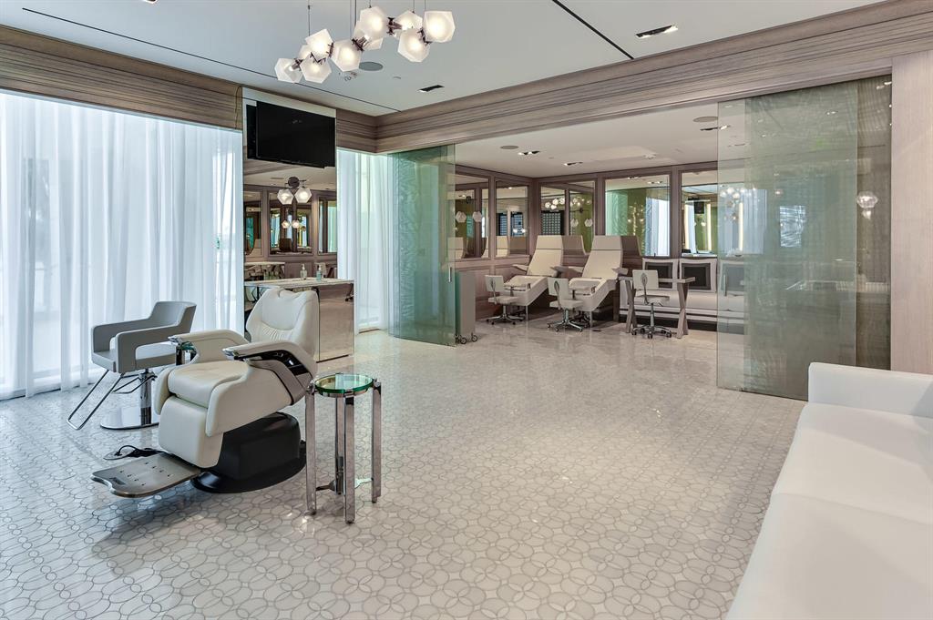 BRISTOL CONDO - Residential