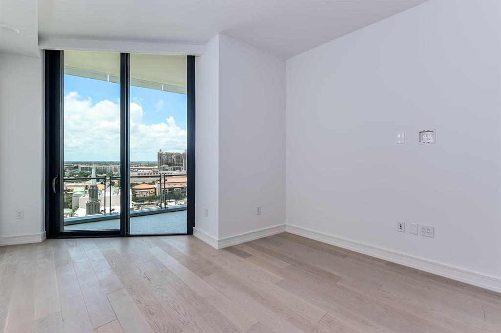 BRISTOL CONDO - Residential