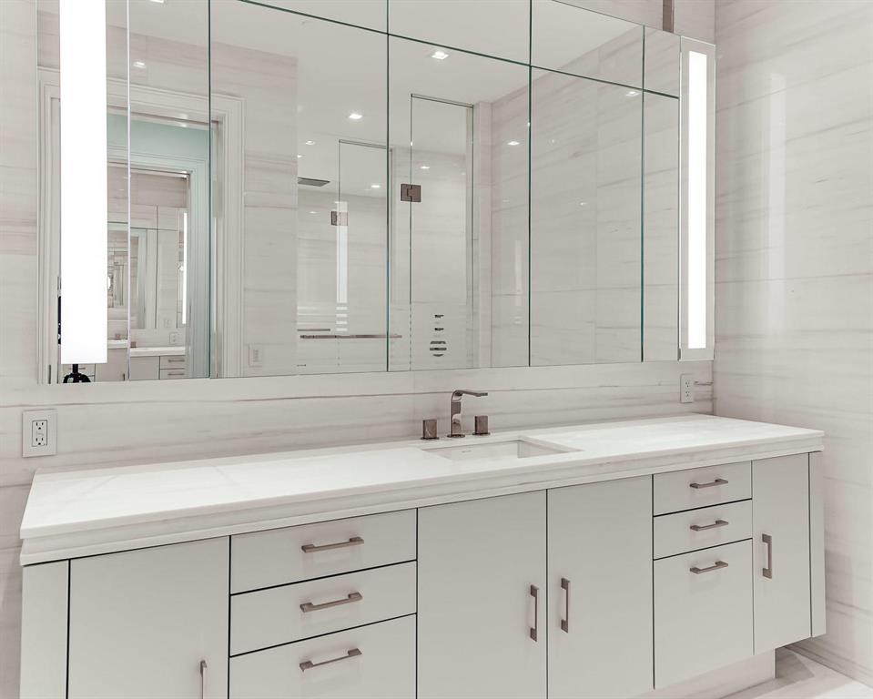 BRISTOL CONDO - Residential