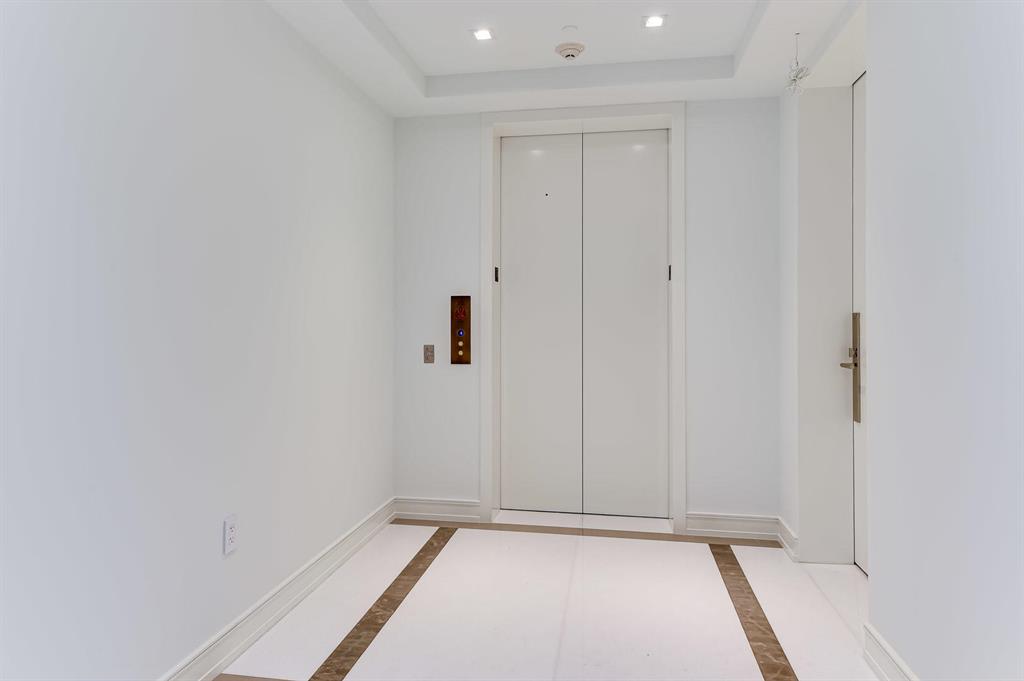 BRISTOL CONDO - Residential