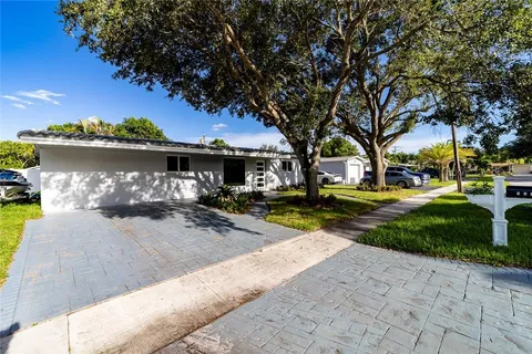 131 NW 72nd Way, Hollywood, FL 33024 - MLS#: F10477536