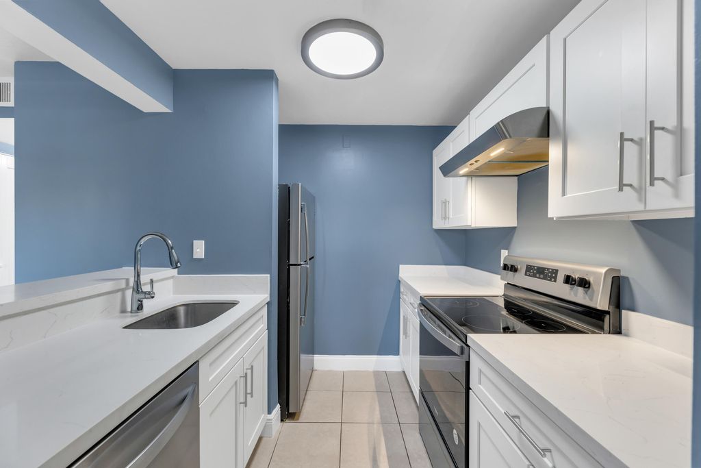 Photo of 504 Meadows Circle #504, Boynton Beach, FL 33436 (MLS # R11047448)