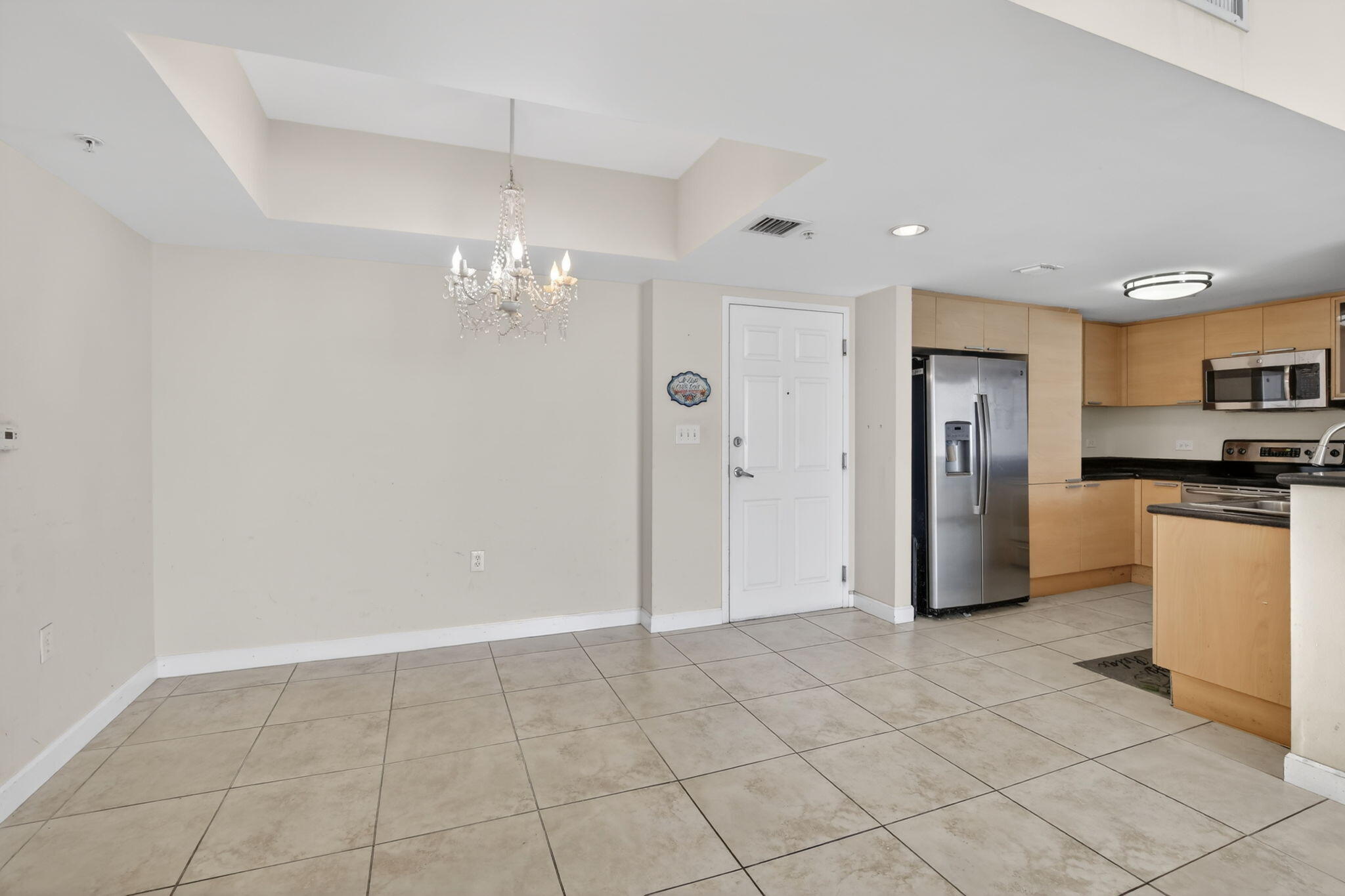 HOLLYWOOD STATION RES CONDO - Residential