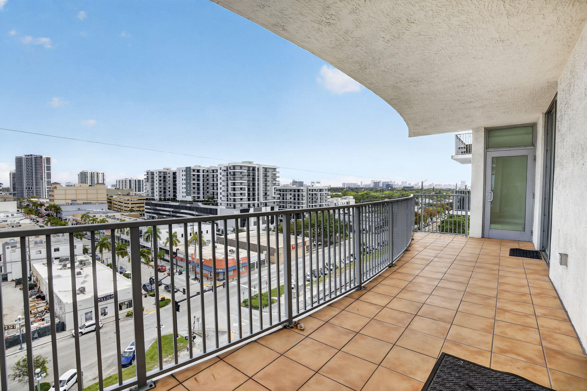 140 S Dixie Highway 819