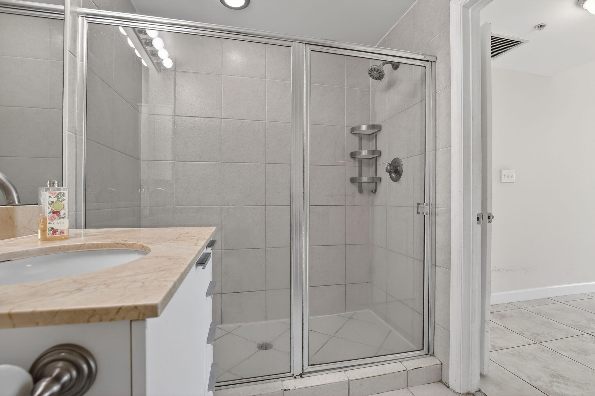 HOLLYWOOD STATION RES CONDO - Residential