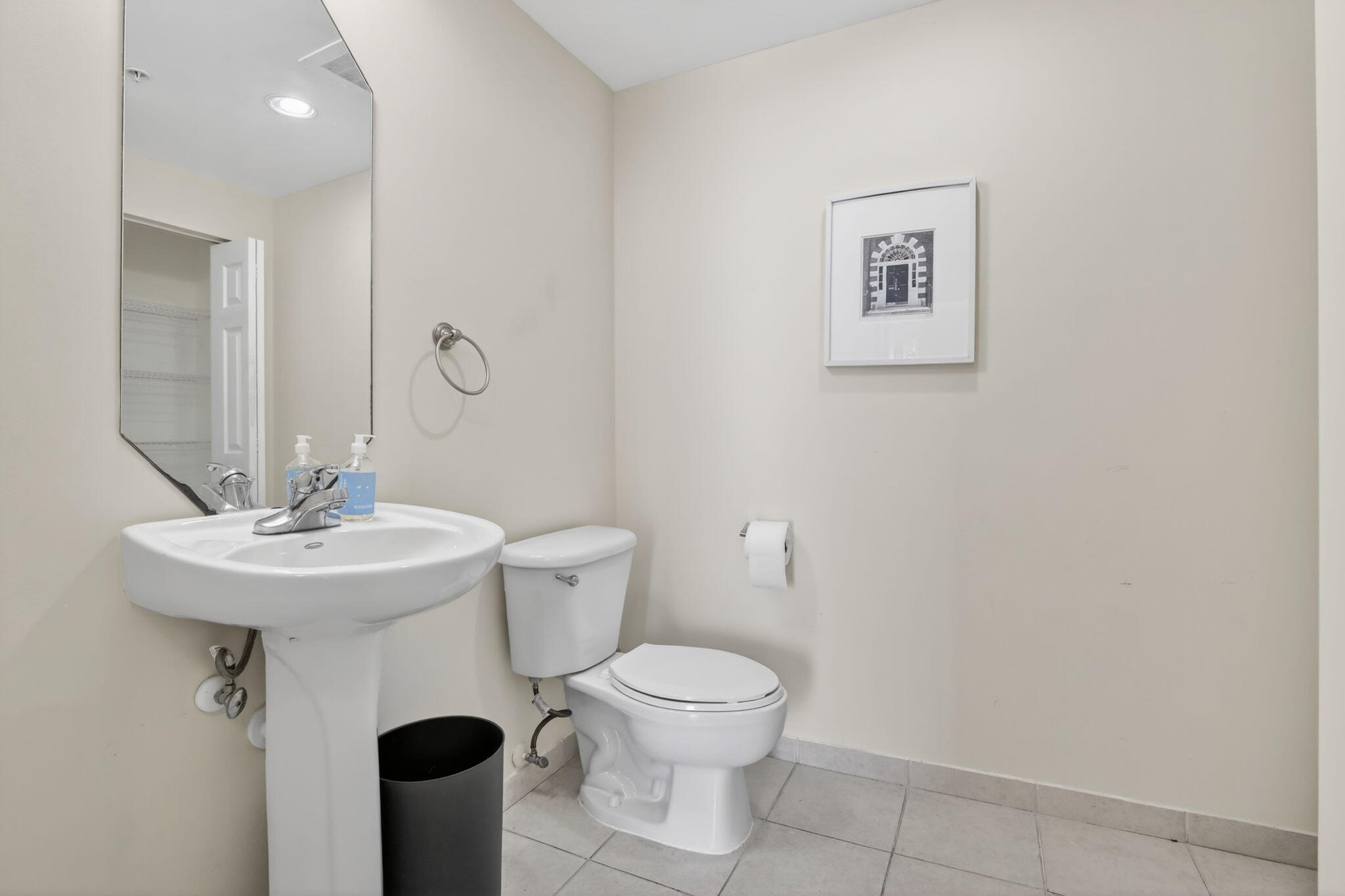 HOLLYWOOD STATION RES CONDO - Residential