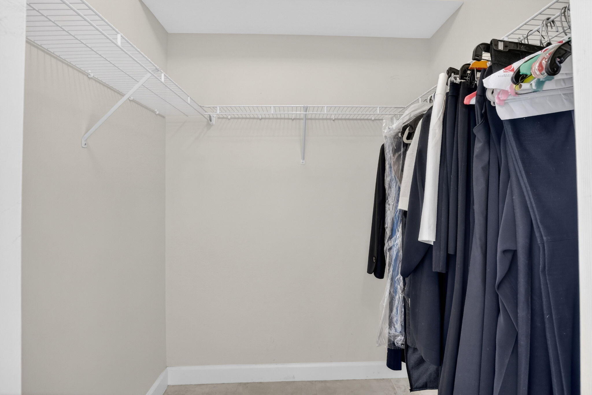 HOLLYWOOD STATION RES CONDO - Residential