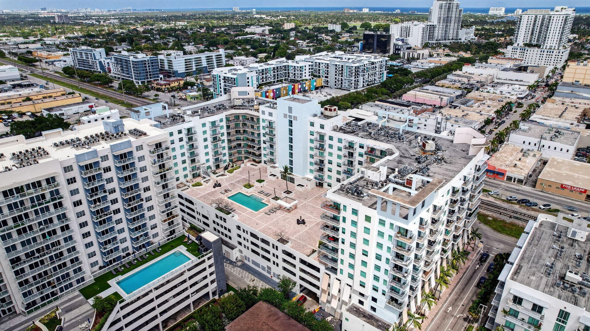 HOLLYWOOD STATION RES CONDO - Residential