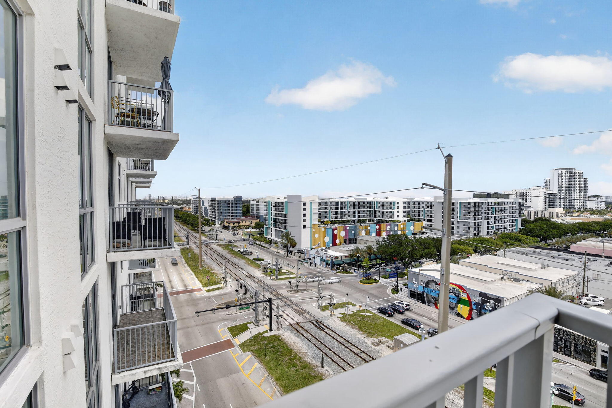 HOLLYWOOD STATION RES CONDO - Residential