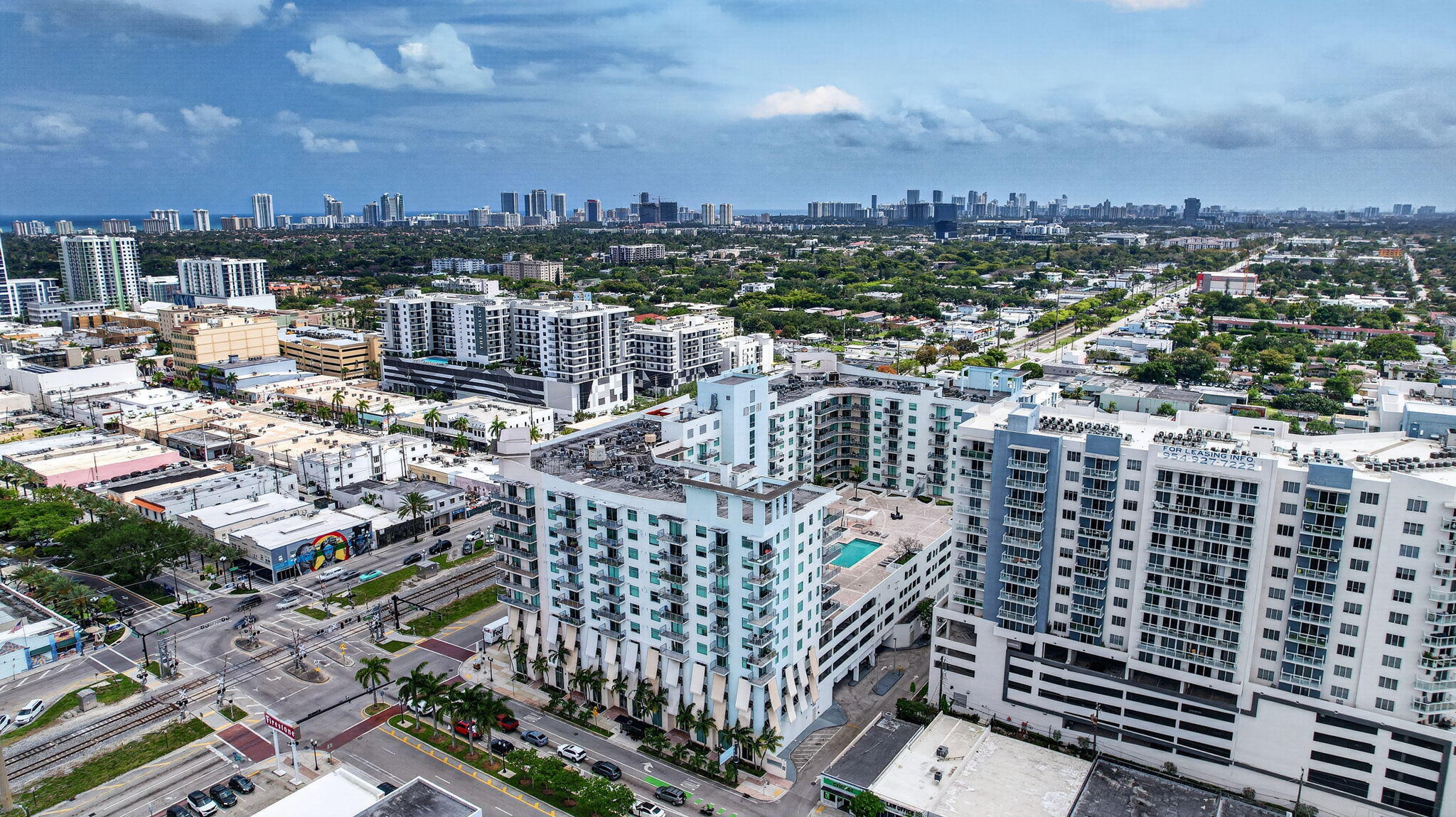 HOLLYWOOD STATION RES CONDO - Residential