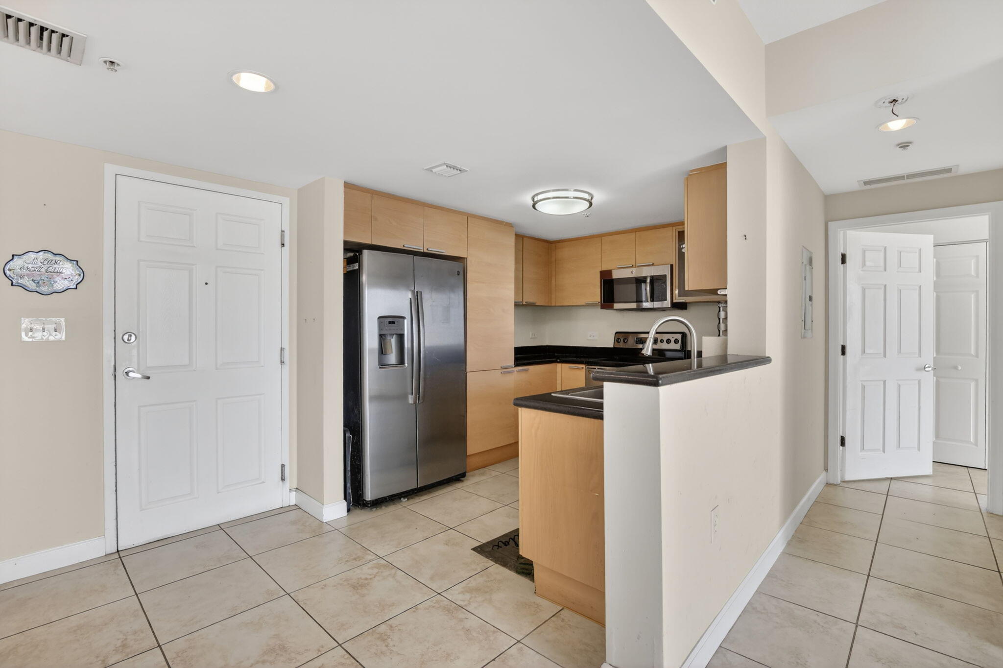 HOLLYWOOD STATION RES CONDO - Residential