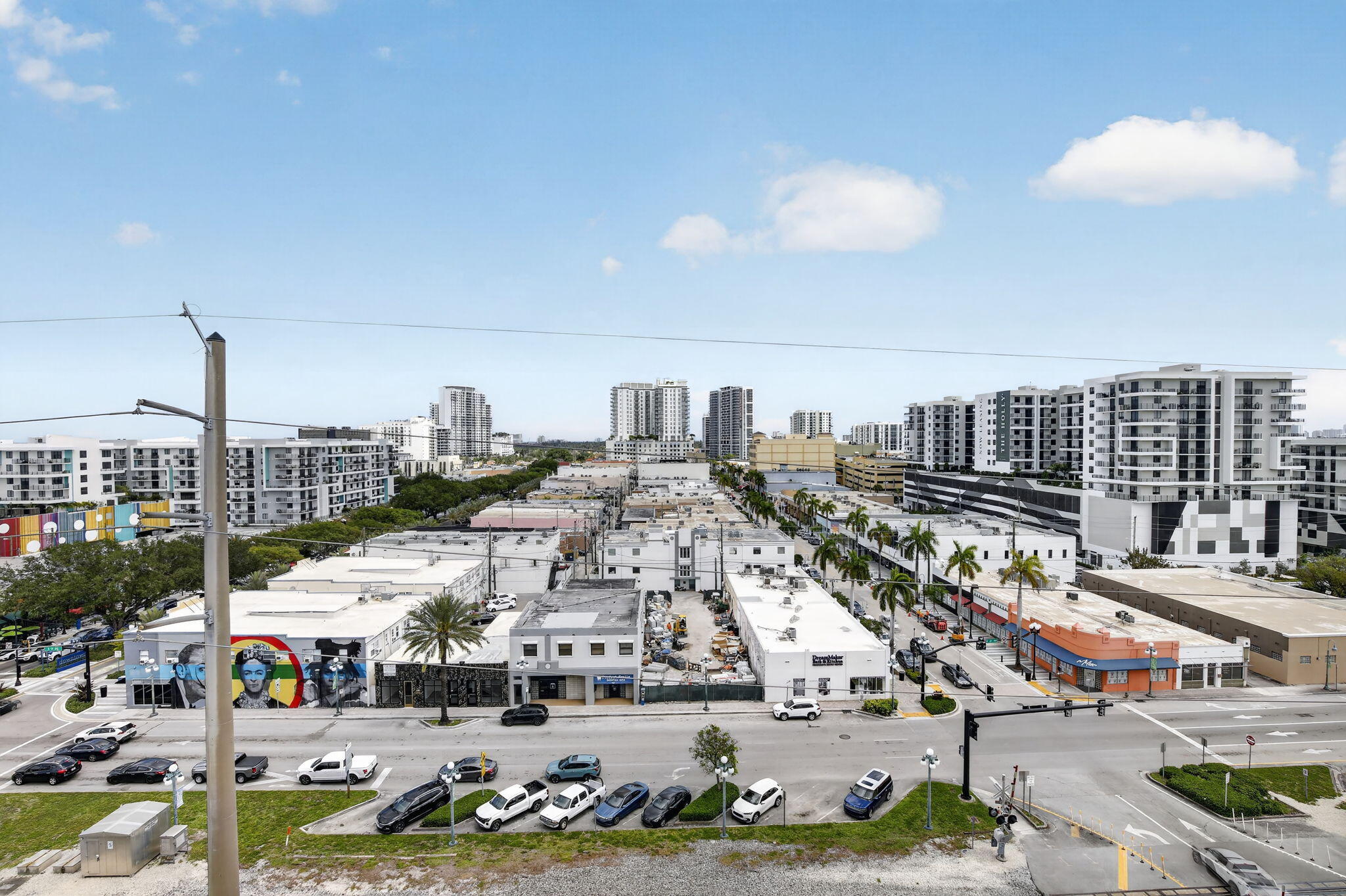 HOLLYWOOD STATION RES CONDO - Residential