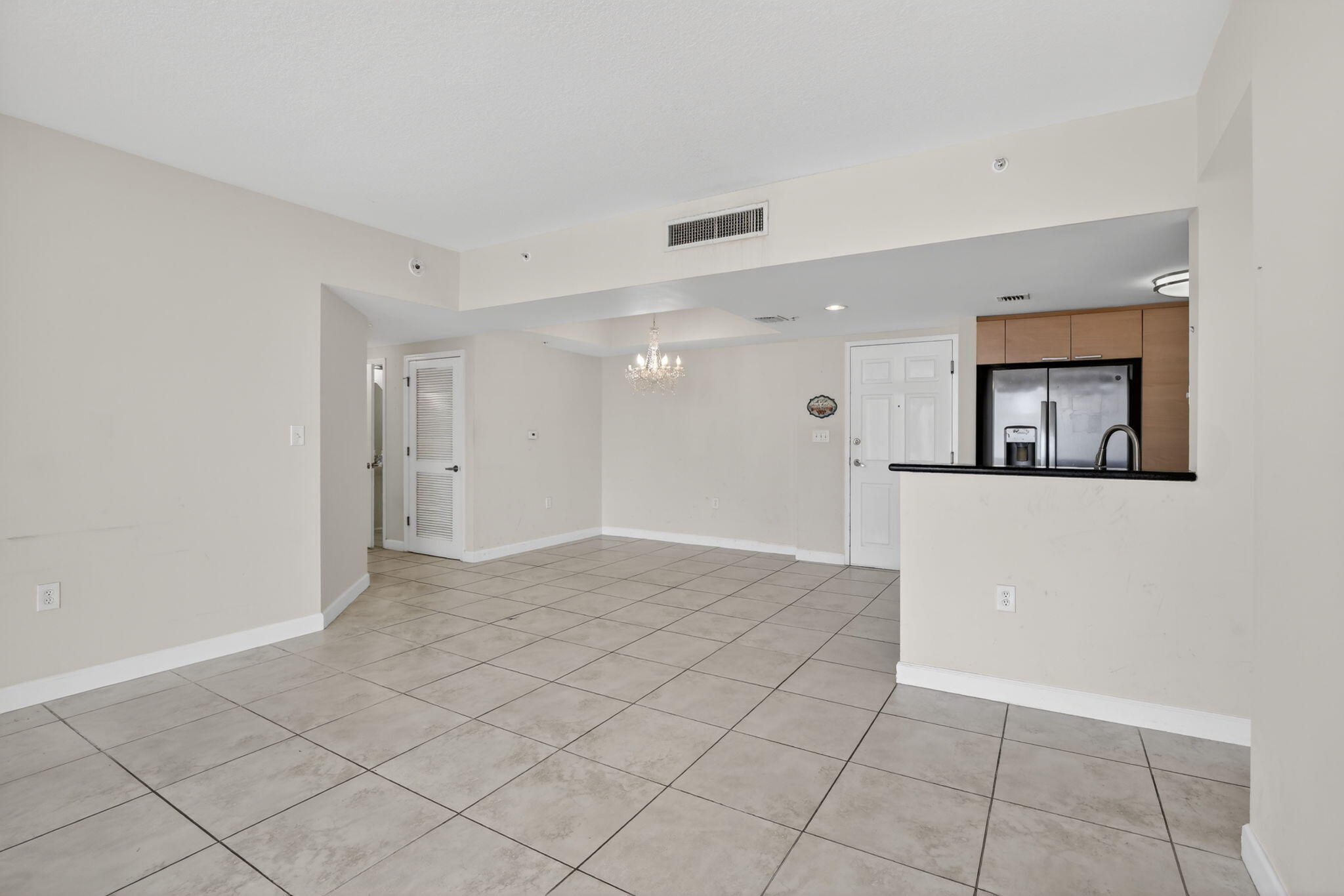 HOLLYWOOD STATION RES CONDO - Residential