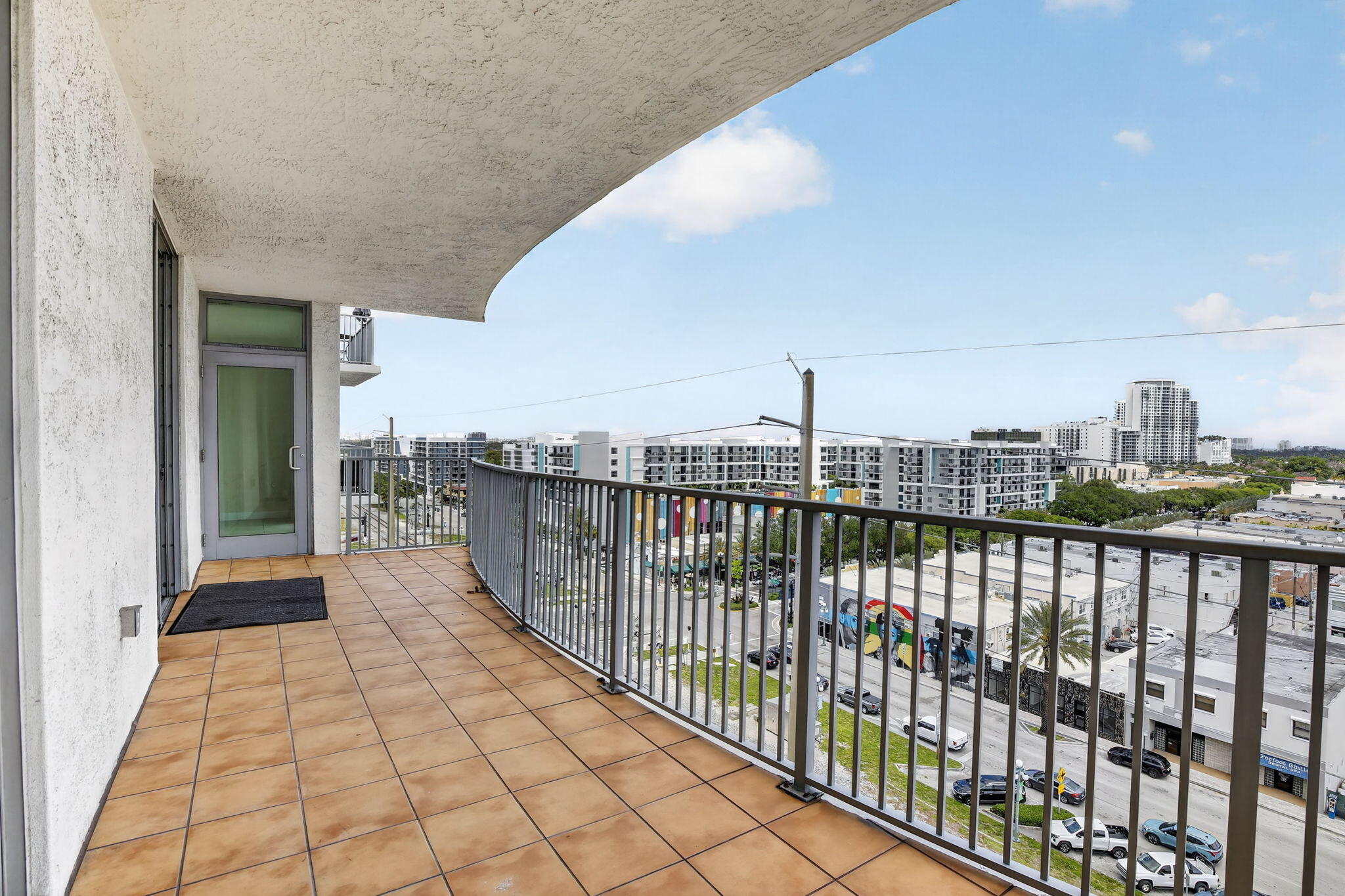 HOLLYWOOD STATION RES CONDO - Residential