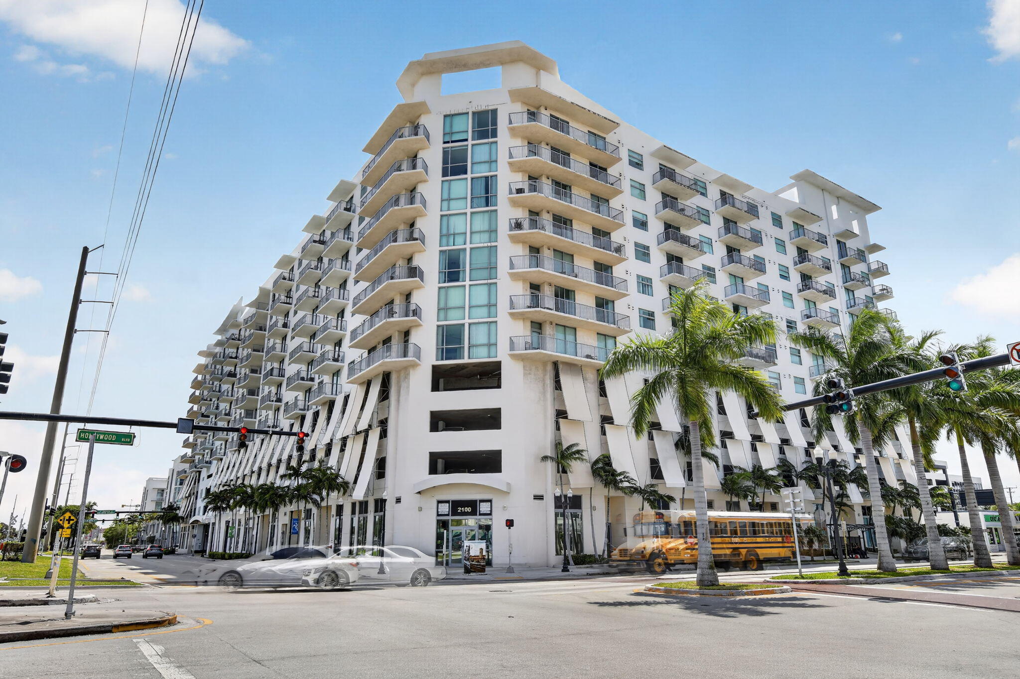 HOLLYWOOD STATION RES CONDO - Residential