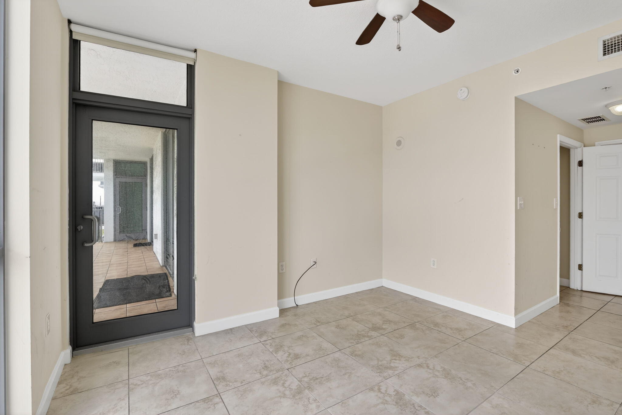 HOLLYWOOD STATION RES CONDO - Residential