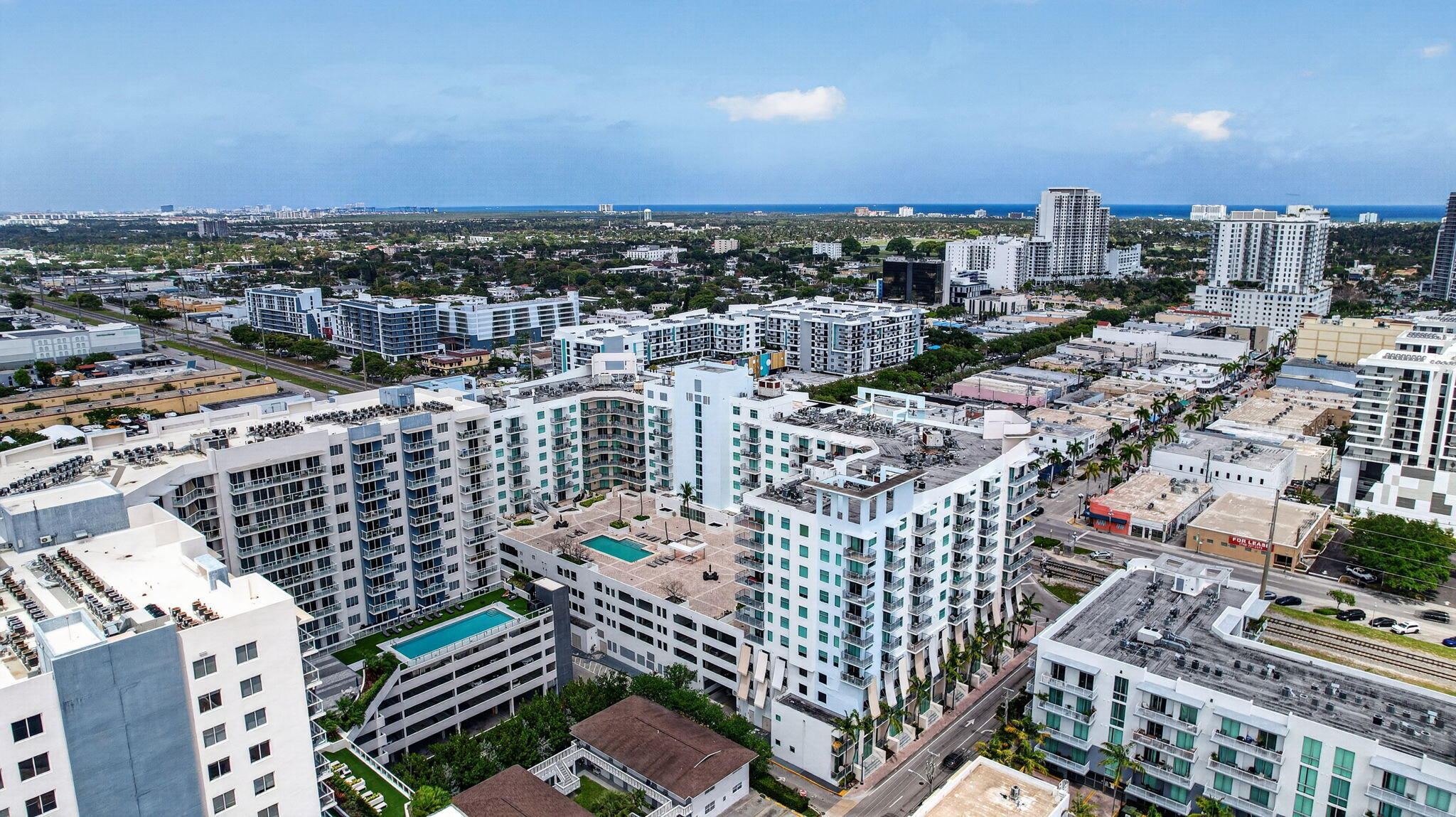 HOLLYWOOD STATION RES CONDO - Residential