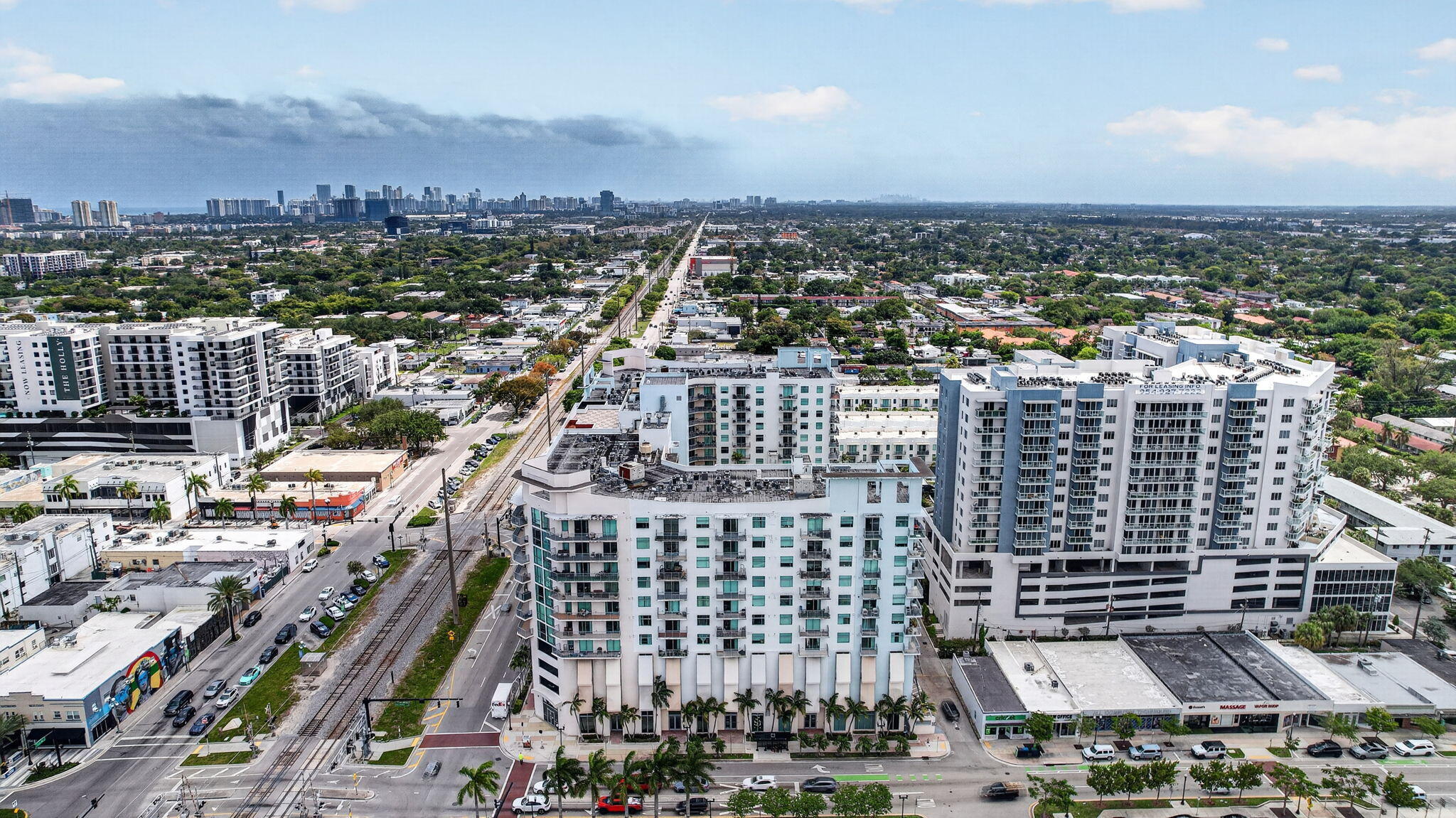 HOLLYWOOD STATION RES CONDO - Residential