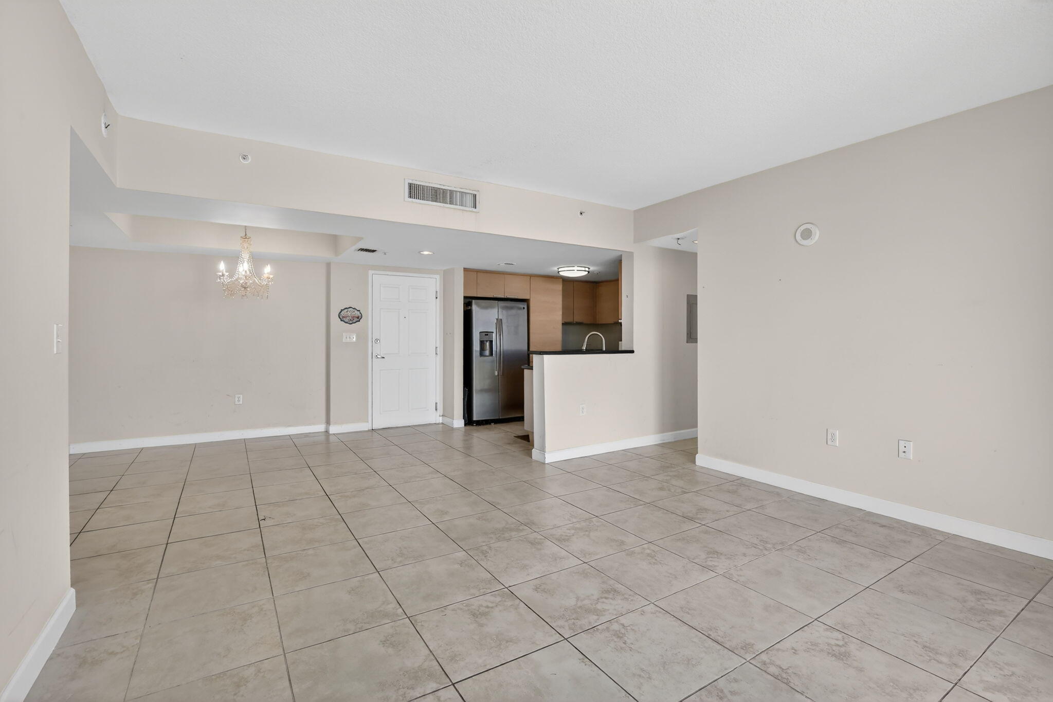 HOLLYWOOD STATION RES CONDO - Residential