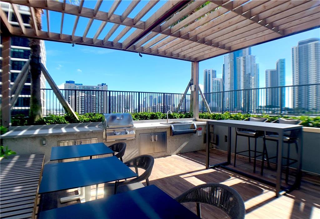 PARKLINE MIAMI - Residential Lease