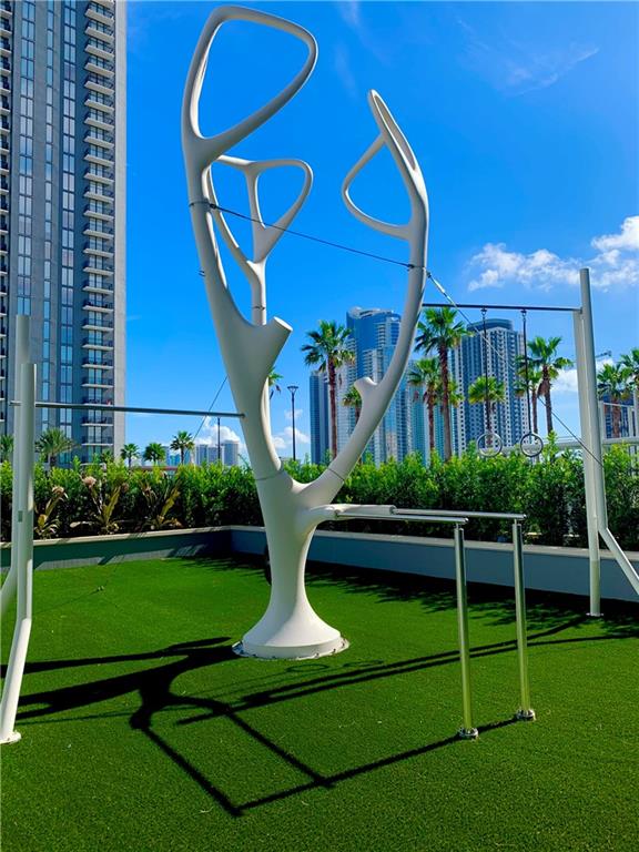PARKLINE MIAMI - Residential Lease