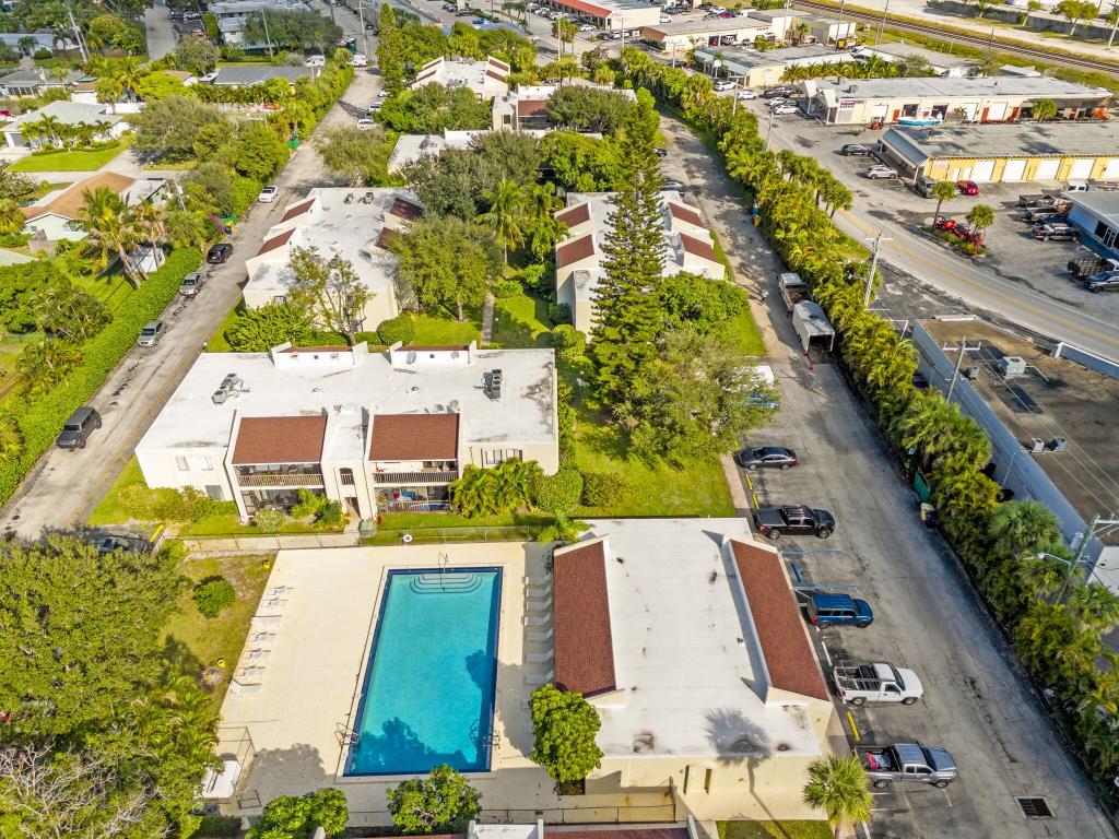 PINES OF JUPITER/TEQUESTA CONDO - Residential