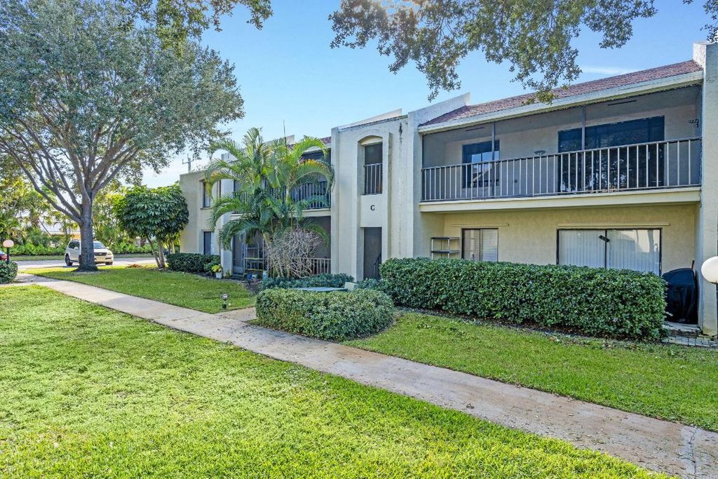 Photo of 150 Pineview Road #C7, Jupiter, FL 33469 (MLS # R11158641)