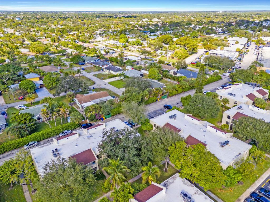 PINES OF JUPITER/TEQUESTA CONDO - Residential