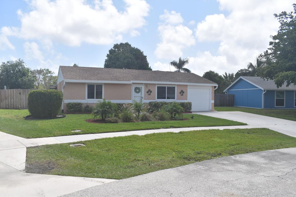 Photo of 5034 Mark Drive, Boynton Beach, FL 33472 (MLS # B26010924)