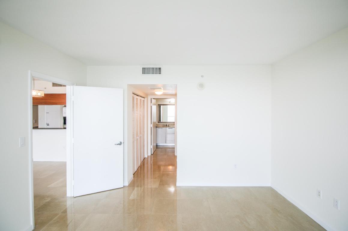 1800 CLUB CONDO - Residential Lease